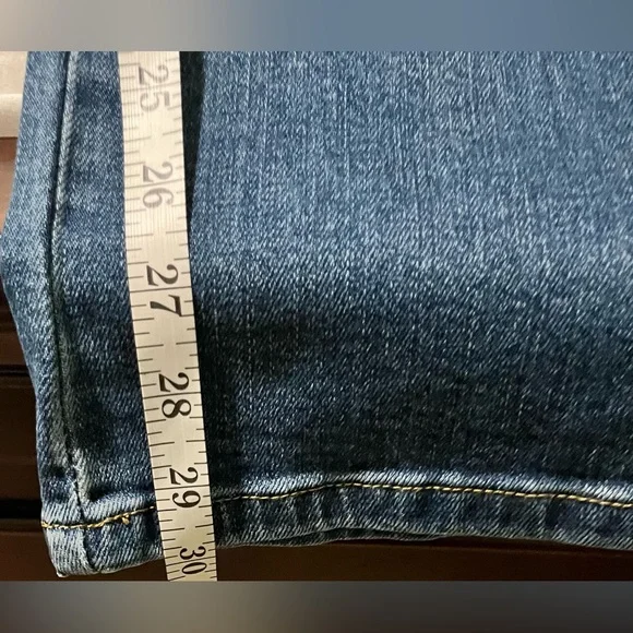 High End Boutique Embroidered Denim Jeans with Lobster and Fish Design - Picture 13 of 16